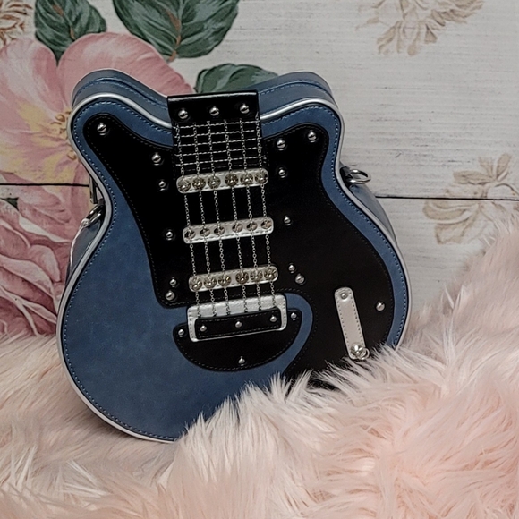Guitar Purse - Picture 1 of 1